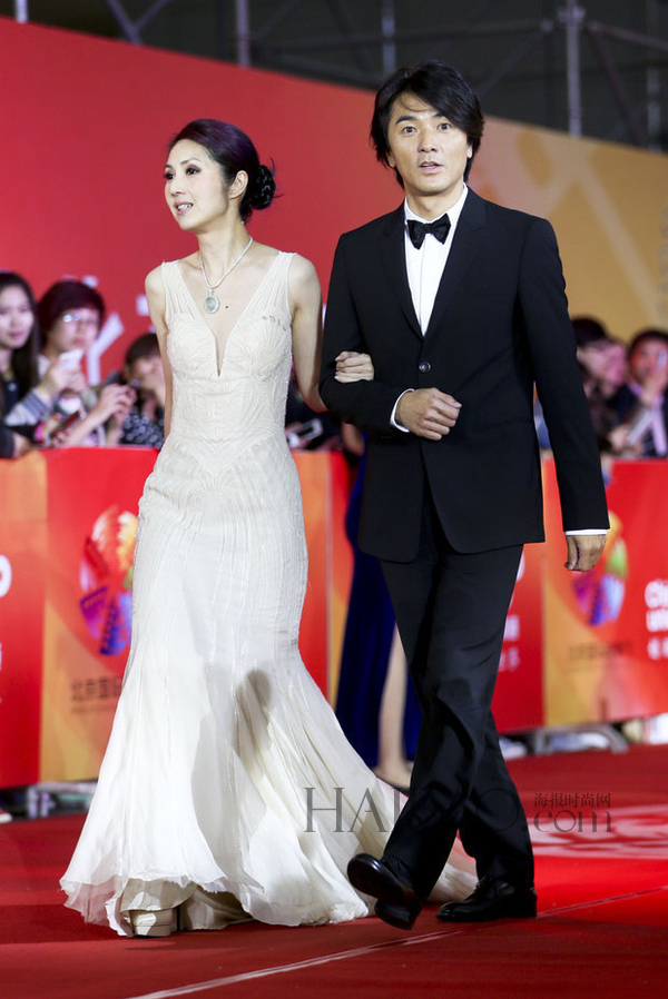 杨千嬅与郑伊健亮相2014年第四届北京国际电影节的闭幕式红毯