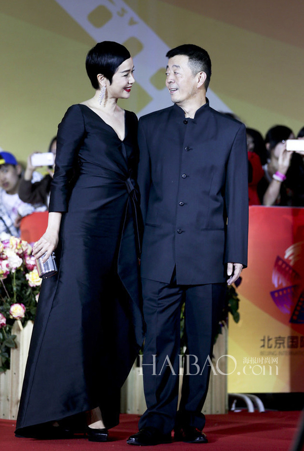 蒋雯丽、顾长卫夫妇亮相2014年第四届北京国际电影节的闭幕式红毯