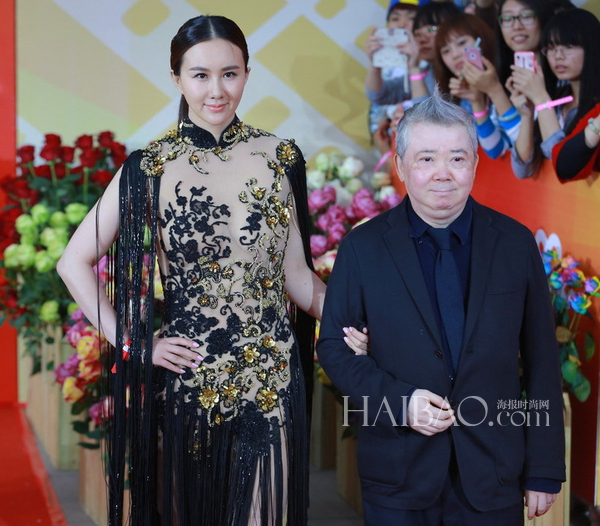 孟瑶、文隽亮相2014年第四届北京国际电影节的闭幕式红毯