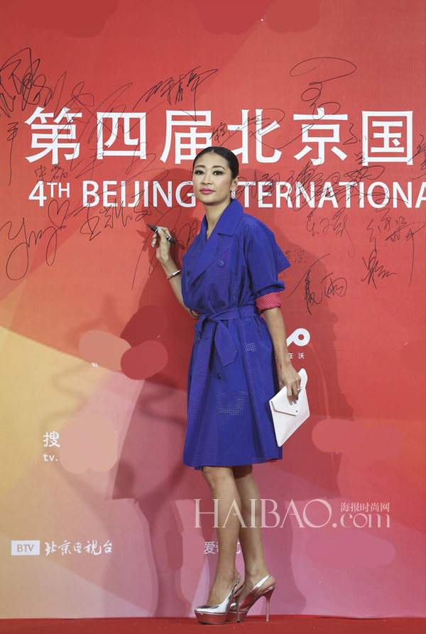 梁静亮相2014年第四届北京国际电影节的闭幕式红毯