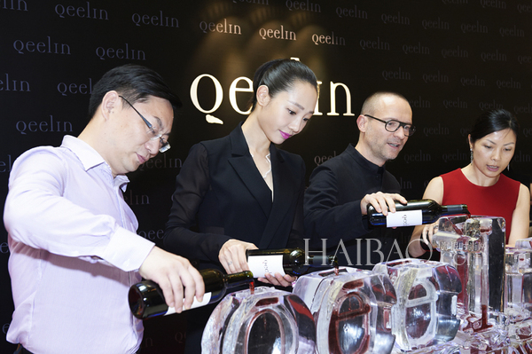 麒麟珠宝 (Qeelin) 品牌及南京德基高层与白百何一同为Qeelin十周年高级珠宝巡展开幕注酒