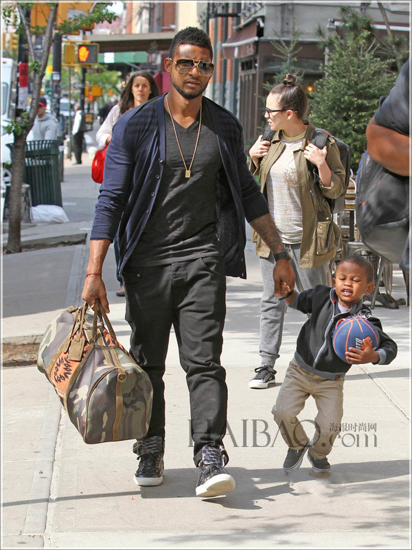 亚瑟小子(Usher) 与儿子一同外出