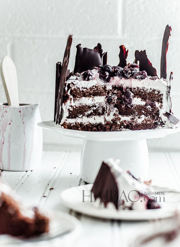 黑森林蛋糕 (Black Forest Cake)