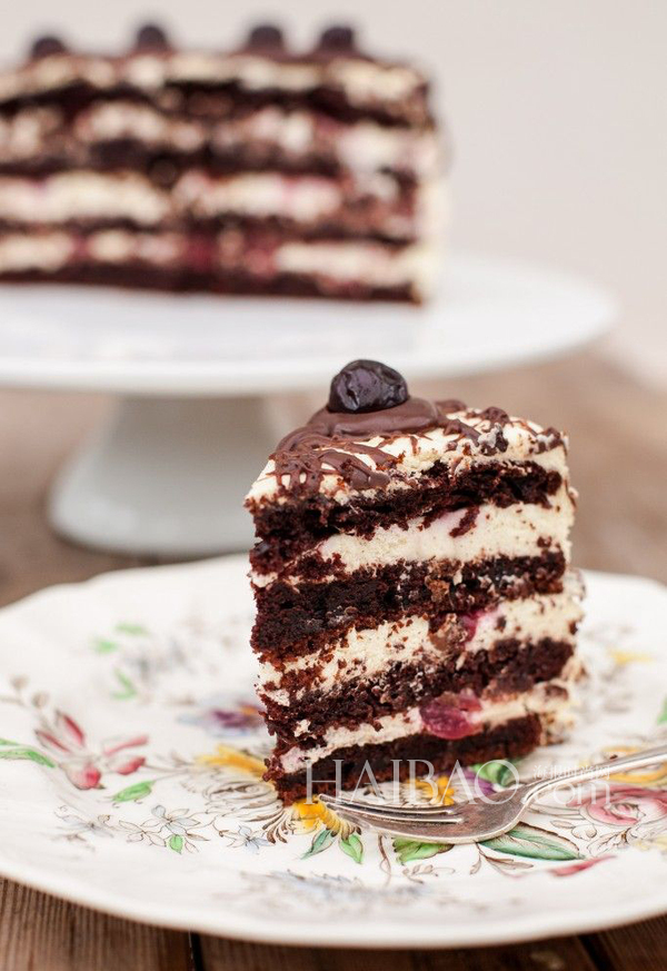 黑森林蛋糕 (Black Forest Cake)