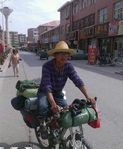广西小伙子王平安的毕业旅行选择了骑行，在顺利骑遍大半个中国后，第460天，在深圳华强北把车丢了。图片来自QQ空间