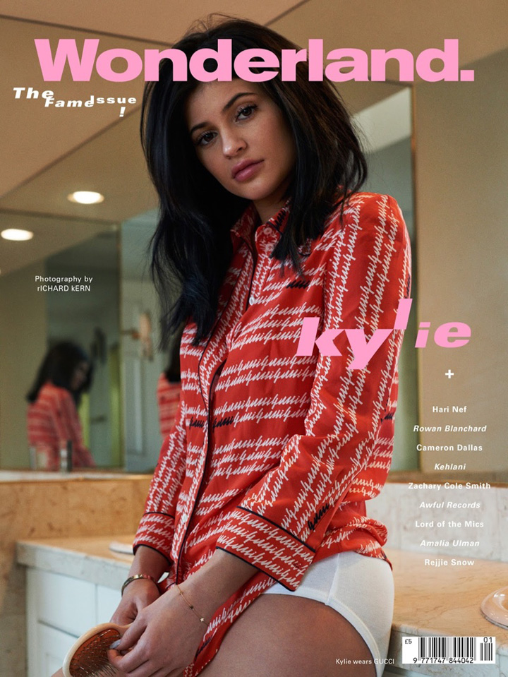Kylie Jenner 演绎时尚休闲风大片