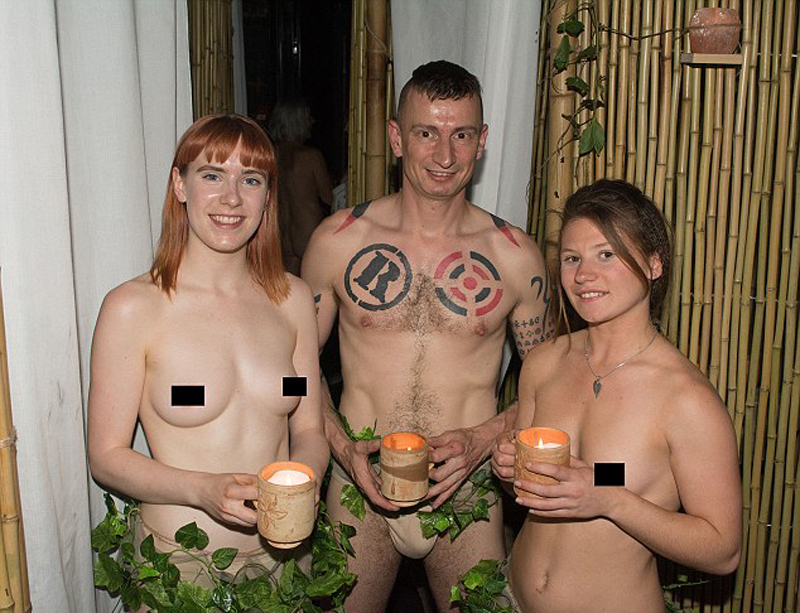伦敦首家裸体餐厅开业 4万多人预约