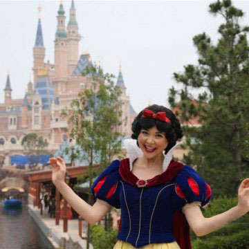 上海迪士尼度假区即将开园 “白雪公主”微笑迎客