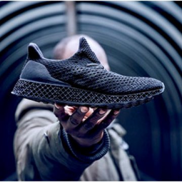 阿迪达斯首款3D打印跑鞋撼世登场
