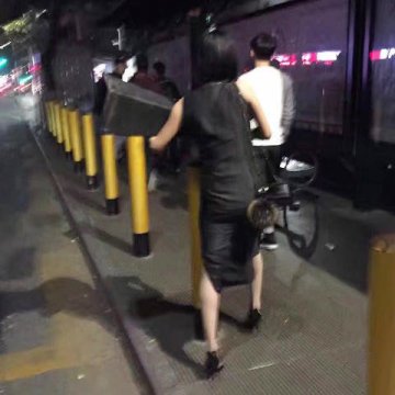 深圳男子出酒馆就遭遇“仙人跳”：漂亮女孩主动坐上车