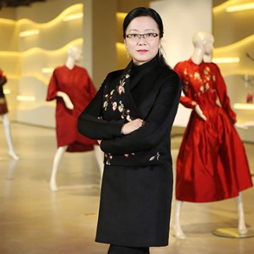 依文集团董事长夏华：中国绣娘与奢侈品大牌美丽的邂逅