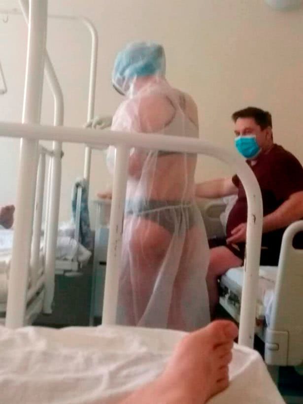 透明防护服下仅穿内衣的女护士正面照曝光 超高颜值美翻了